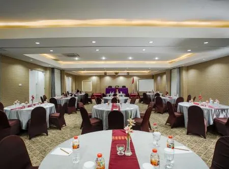 Royal Regantris Cendana