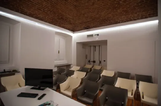 Adalesia Hotel & Coffee