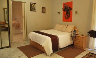 Makalani Hotel - Housity