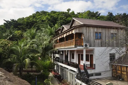 White Rose Guesthouse