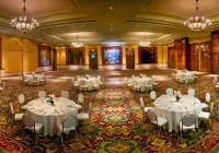 The Lalit Mumbai Отели в г. Мумбаи