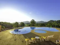 Sir James Resort Hotels in Amphoe Muak Lek