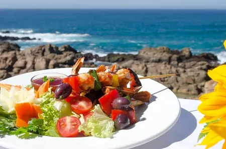 The Point Hotel & Spa Отели рядом с достопримечательностью «Post Office Tree»