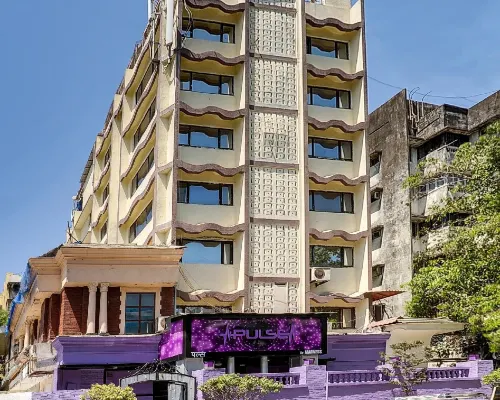 Ramee Guestline Hotel Khar Hotels near Bandra Train Station
