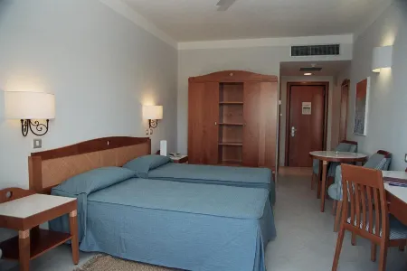 Hotel Calypso Отели в г. Marsalforn