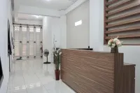 Aurora House Surabaya Hôtels à : Lakarsantri