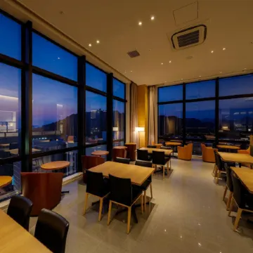 Candeo Hotels Matsuyama Okaido Отели рядом с достопримечательностью «Храм Исите-дзи»