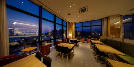 Candeo Hotels Matsuyama Okaido Отели рядом с достопримечательностью «Isaniwa Shrine»