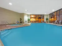 Delta Hotels Denver Thornton - Pools