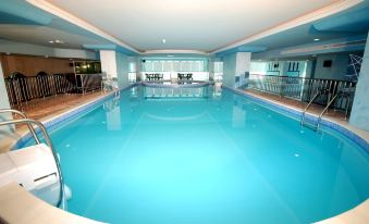 Al Bustan Tower Hotel Suites