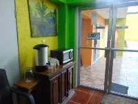 Tropical Manor Inn - Kingston