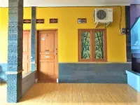Griya Euis Dan Aisha Syariah Hotels in Kibin