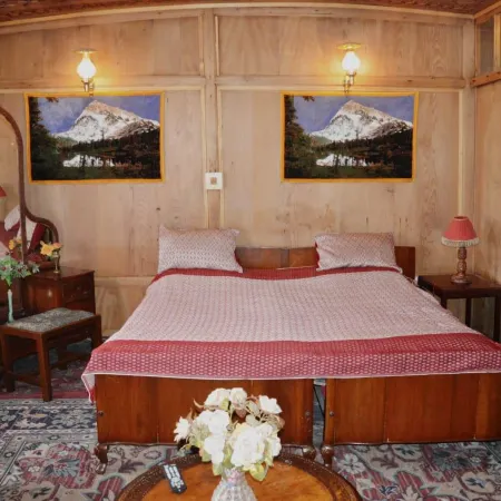 House Boat Taj Palace 2