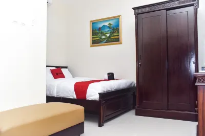 RedDoorz Syariah Near Gelora Delta Sidoarjo 2