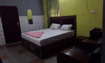 Metro Hotel Ajeigbe