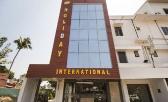 OYO 33503 Hotel Holiday International