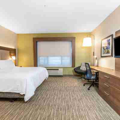 Holiday Inn Express Fremont - Milpitas Central, an IHG Hotel Rooms