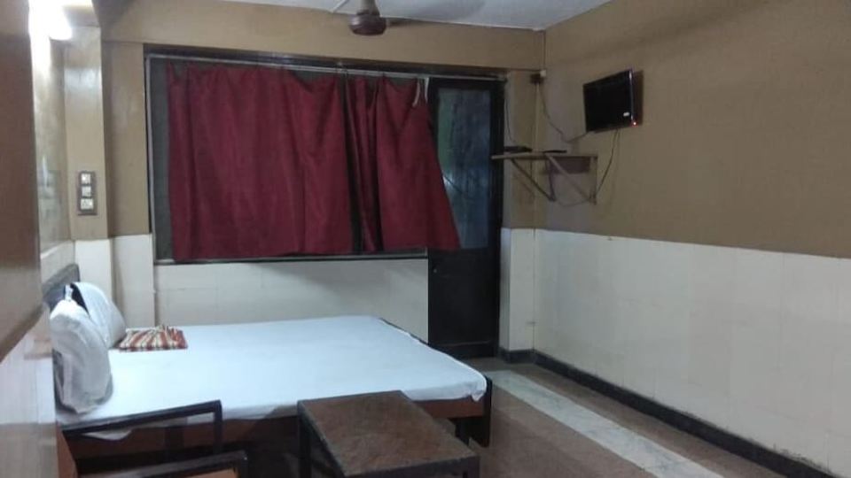 Iroomz Subhadra Comforts
