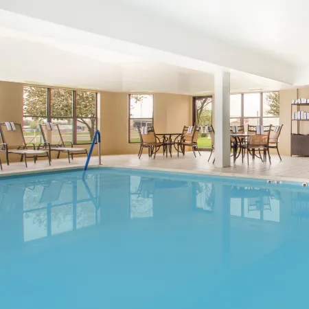 MUNCIE PLACE HOTEL & SUITES by IHG