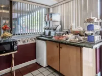 Travelodge by Wyndham Clarksville