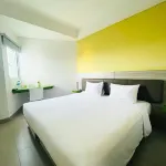 Amaris Hotel Pluit - Jakarta Hotel dekat TAMAN LOPIS