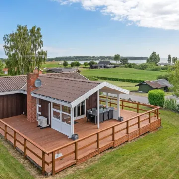 "Ellyn" - 500m from the Sea