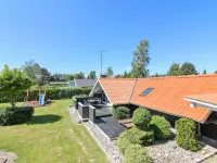 "Gretta" - 400m from the Sea