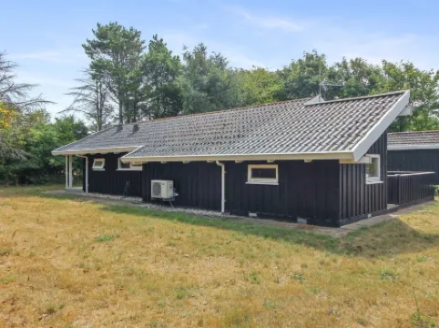 "Nakke" - 1.3km from the Sea