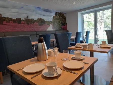 Gästehaus Weinberge Отели рядом с достопримечательностью «Кляйне Лаузитц - Эрлебнис-Миниатуренпарк-Эльстерверда»