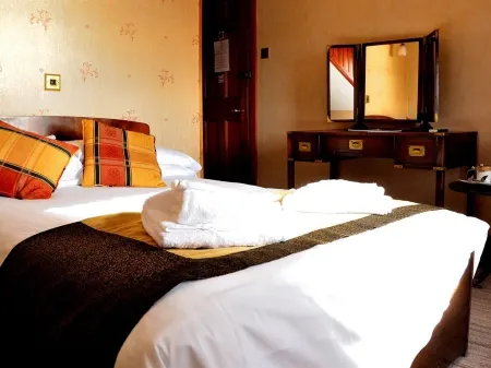 Crown Hotel Отели в г. Странрар