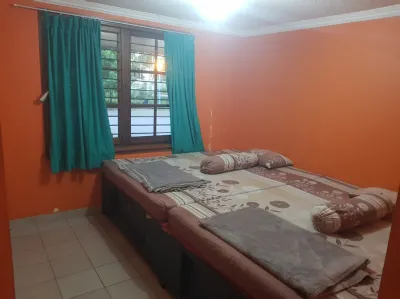 Villa Pantai Carita Hotels in Sukajadi