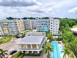 Cozy Ground Floor 2-Bedroom Condo in 8Spatial