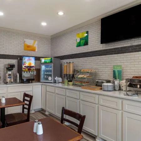 Quality Inn & Suites Pearl-Jackson