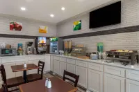 Quality Inn & Suites Pearl-Jackson - breakfast