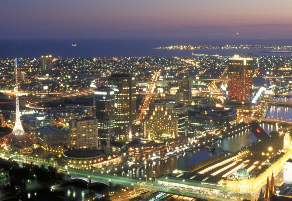 만트라 100 액시비션