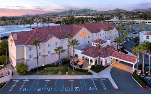 Hilton Garden Inn Irvine East/Lake Forest فنادق في ليك فوريست