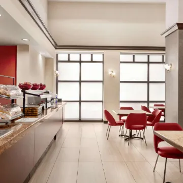 Ramada by Wyndham Suites Orlando Airport