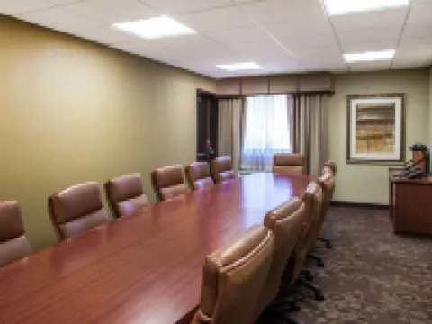 Quality Inn & Suites Hotels in Peoria