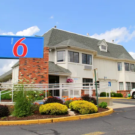 Motel 6 Enfield, CT - Hartford Отели в г. Энфилд