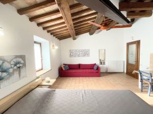 Spello by the Pool - Sleeps 11 - Wifi, Air Con, Pool for Your Exclusive Use !