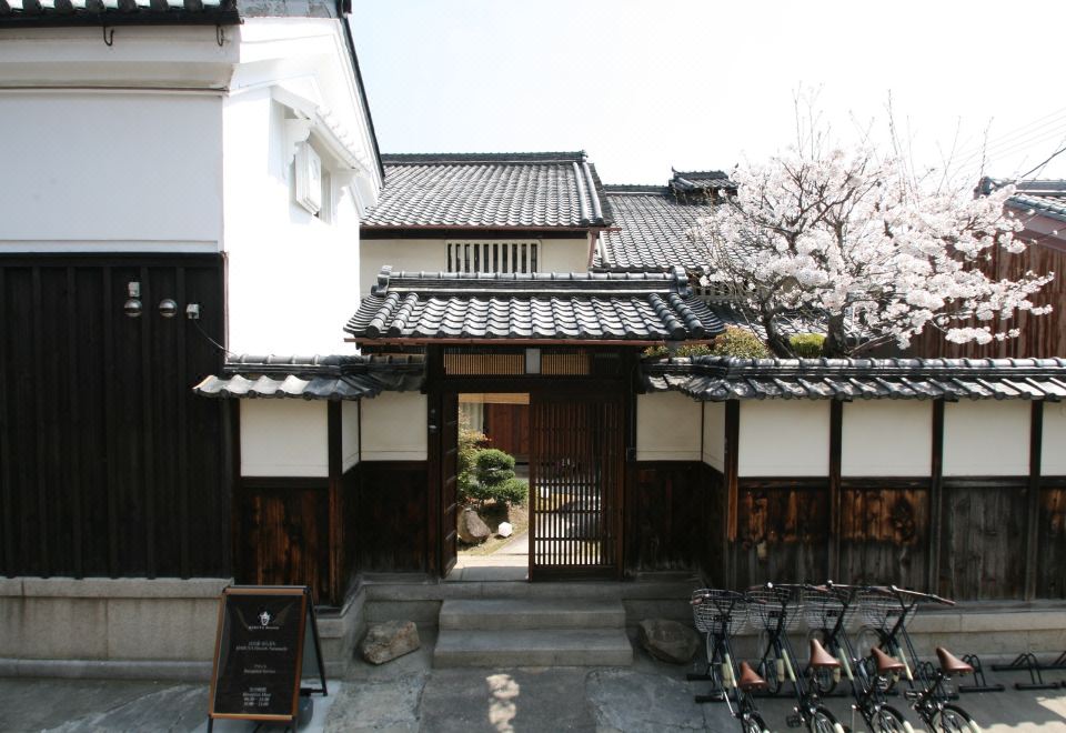 하루야 나라마치 로비