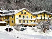 Sonnenhügel Hotels in Treffen