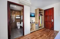 Golden Lotus Hotel Отели в г. Нячанг