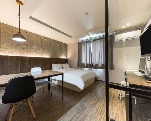 Daejeon Yuseong Jawoori Hotels near Noeun Station