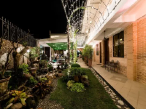 กวานดาลันเฮาส์ โรงแรมในดีโปโลก