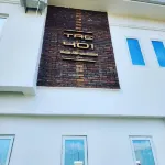 The 401 Homes and Apartments فنادق في Agulu
