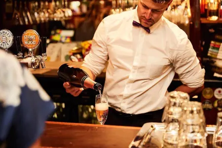 Bridgeview Hotel Willoughby Отели в г. Seaforth