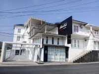 Capital O 93794 Athallah Homestay Syariah Hotels in Gedong Air