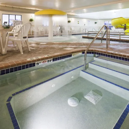 Expressway Suites Fargo