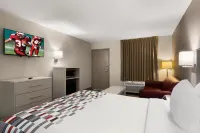 Red Roof Inn Kingsland - Parkplatz